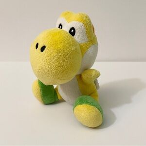 Nintendo Super Mario Yellow Yoshi 6.5” Plush Stuffed Animal Toy